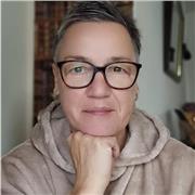 I bring over 15 years of experience as a Certified Coach and Mentor: one-to-one coaching, group facilitation, career development